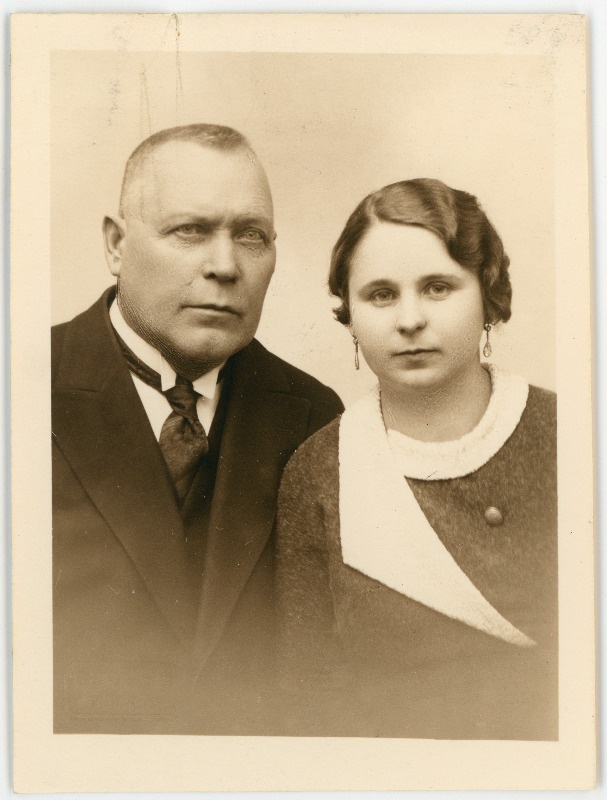 Salme ja Johannes Mürk. Passitaotluse foto