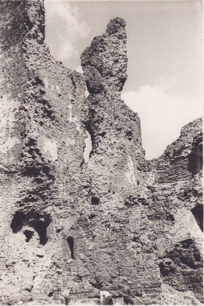 Teise maailmasõja purustused Narvas. Linnus