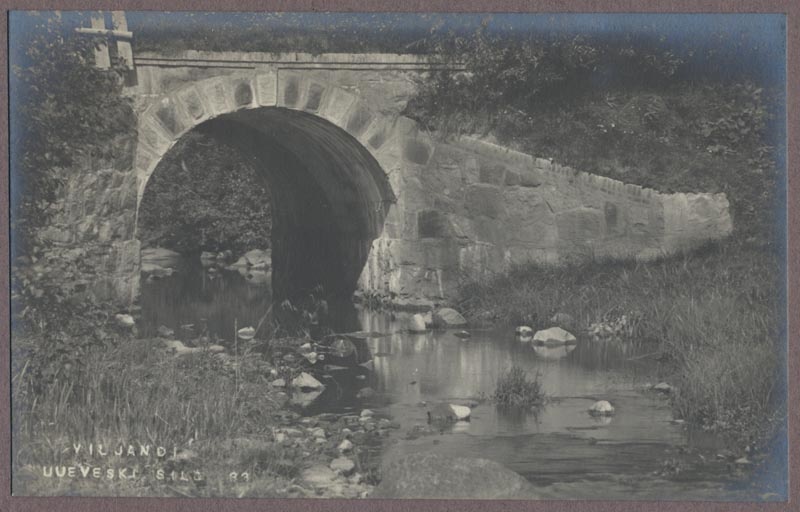 foto albumis, Viljandi, Uueveski oja ja sild, u 1910, foto J. Riet