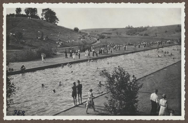 foto albumis, Viljandi, Uueveski org, bassein, vaade Karula poole, u 1935, foto J. Riet
