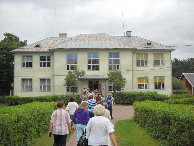 Vormsi koolimaja rephoto