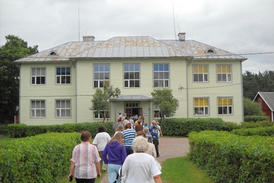 Vormsi koolimaja rephoto