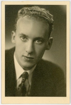 Verner Schiefner. Passitaotluse foto  duplicate photo