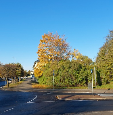 Maja Keilas Keskväljaku ja Uue tänava nurgal enne lammutamist rephoto