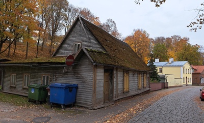 Heiti Winter's birthplace and Fr. R. Faehlmann's residence in Tartu, Vallikraavi tn. 15 August 1949 rephoto