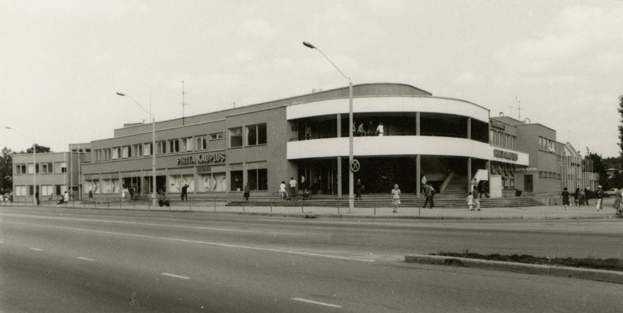 Pirita kaubanduskeskus, hoone vaade. Arhitekt Hindrek Piiber
