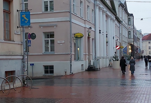 Tartu I keskkool (Rüütli t poolne fassaad),  1975-1980. rephoto