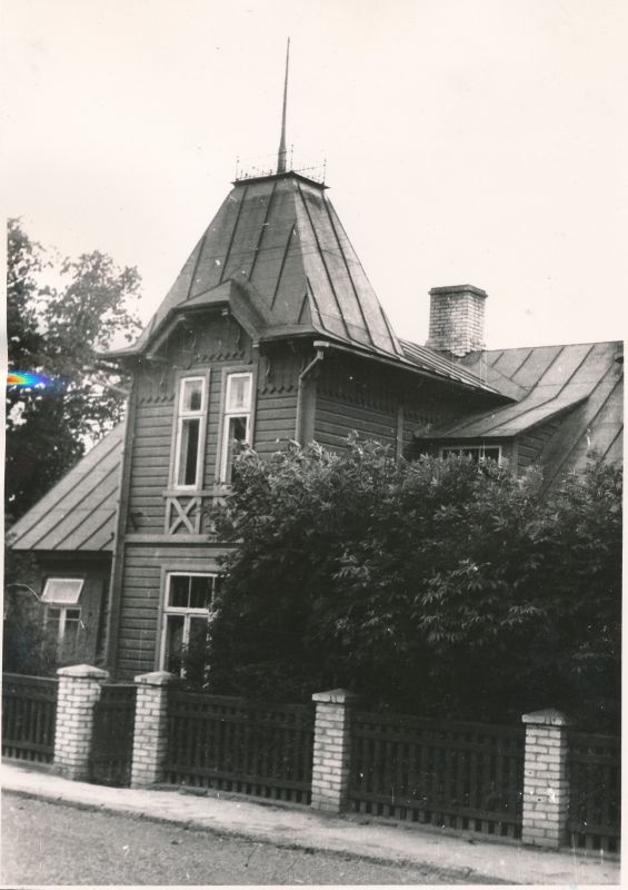 Foto. Elamu Lahe t. 7 (fotol Nõukogude t. 7). 1965. Foto H. Paalvelt.