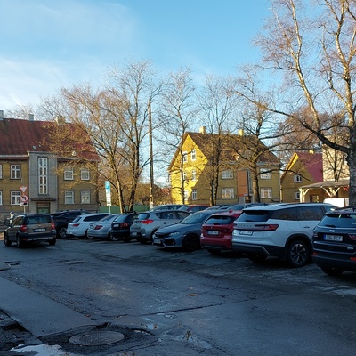 Mansardkorrusega puuhoone rephoto