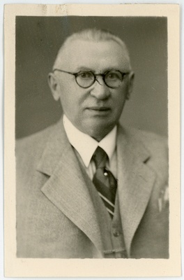 Friedrich Vahtmeister'i välispassi taotluse foto  duplicate photo