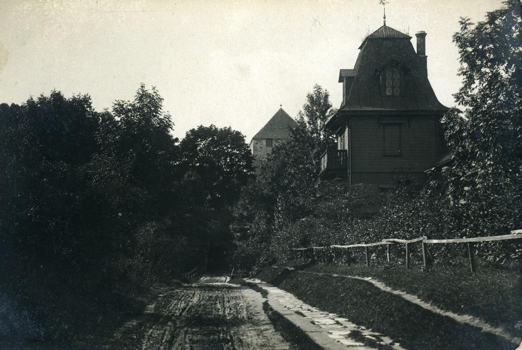 Kuressaare kindlusesse viiv tee