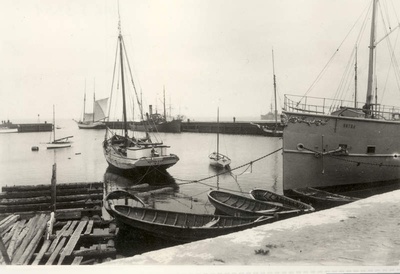 Port of Paldiski  duplicate photo