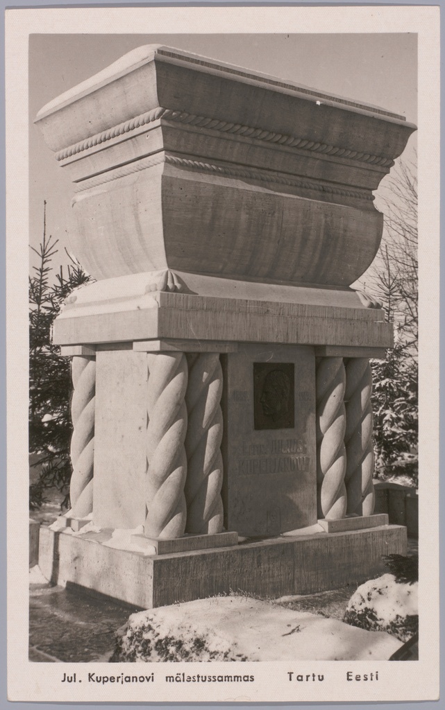 Postkaart Andrus Ansipi kogust. Kuperjanovi hauatähis