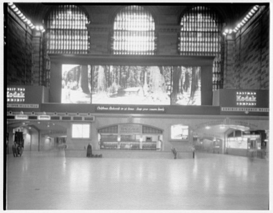 Schrafft's, Grand Central Station. LOC gsc.5a23789 - Title: Schrafft's, Grand Central Station.
Abstract/medium: Gottscho-Schleisner Collection (Library of Congress)

Physical description: 1 negative :