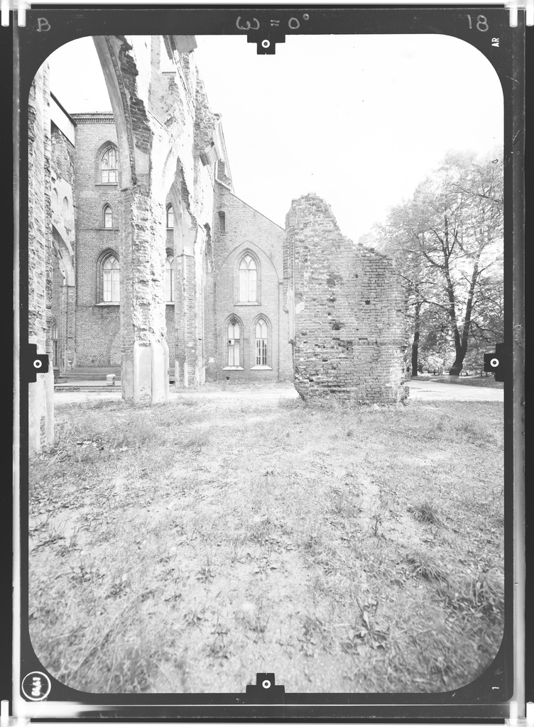 Tartu cathedral 094 - Tartu Cathedral, earlier also known as Dorpat Cathedral. Stereo photogrammetric survey 1986. https://en.wikipedia.org/wiki/Tartu_Cathedral