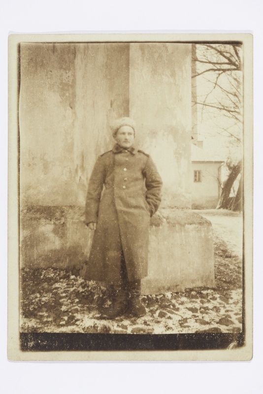 Vidrik Haljasmäe seismas