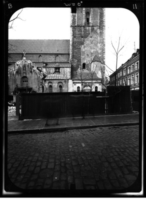 Niguliste 063 - St. Nicholas' Church, Tallinn (https://en.wikipedia.org/wiki/St._Nicholas%27_Church,_Tallinn). 
Stereo photogrammetric survey images.  similar photo