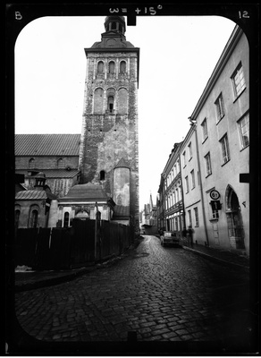 Niguliste 066 - St. Nicholas' Church, Tallinn (https://en.wikipedia.org/wiki/St._Nicholas%27_Church,_Tallinn). 
Stereo photogrammetric survey images.  similar photo