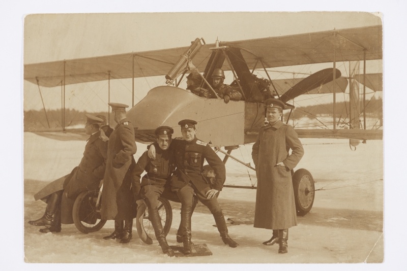 Lennuk sõjaväelastega