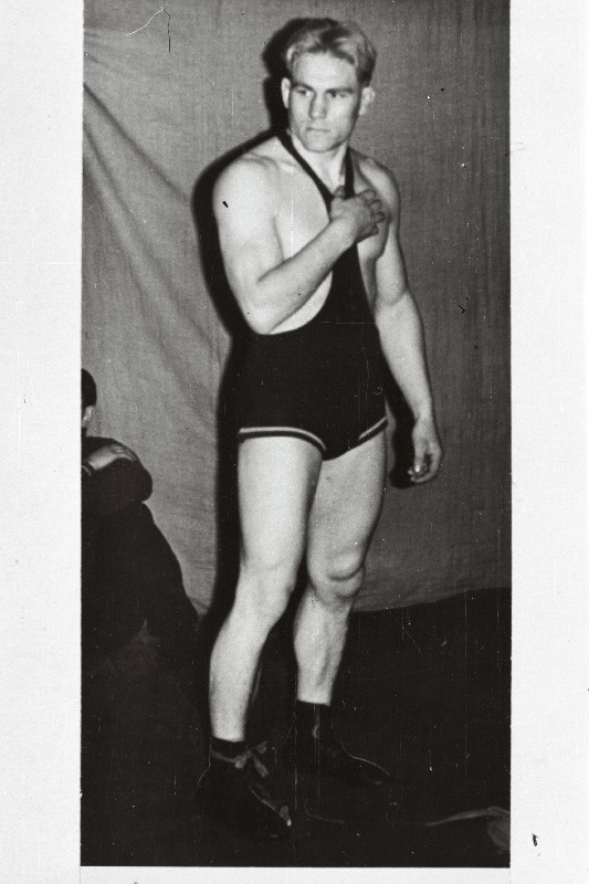 Eesti NSV meistrivõistlustel vabamaadluses kergekeskkaalus esikoha võitnud Jaan Grünman.