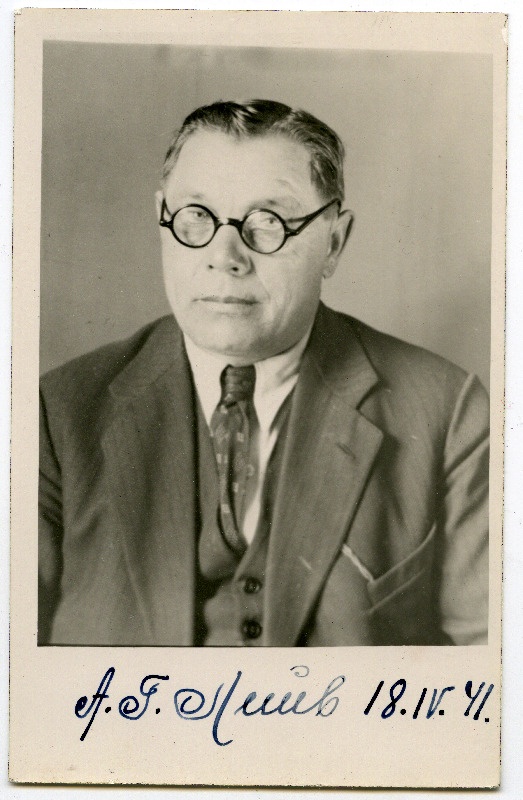 Aleksander Liiv, portreefoto