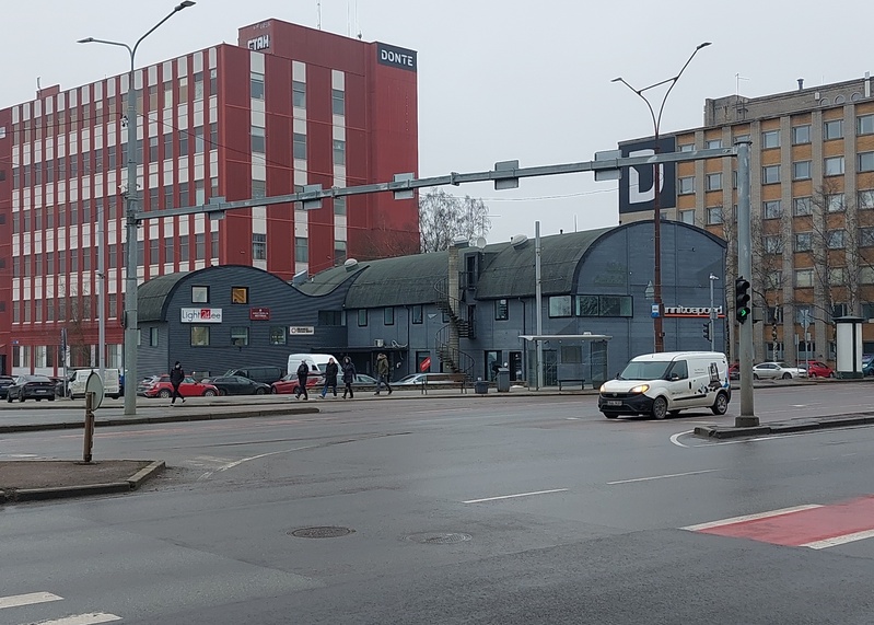 Tallinn. Furniture salon "12 chairs" on Pärnu mnt Tondi rephoto