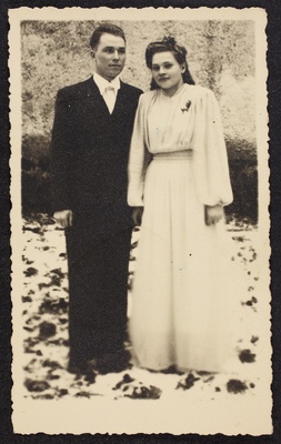 Aksel ja Beate Kiisa pulmapilt  similar photo