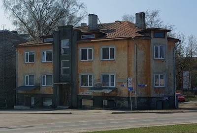 Koidu 56a with Tallinn-type cellar stores, view of the building. Architect Eugen Sacharias rephoto