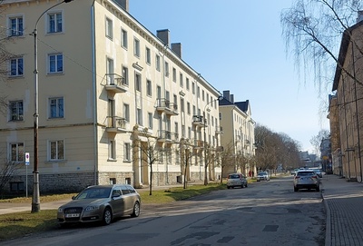 Knock tn. Facades of 87 and 89 houses rephoto