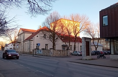 Tallinna t. 13 (hävinud) ja Kuressaare Eesti Seltsi maja rephoto