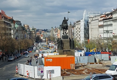 Vaade Püha Wencelause platsile (tšehhi Václavák) Prahas rephoto