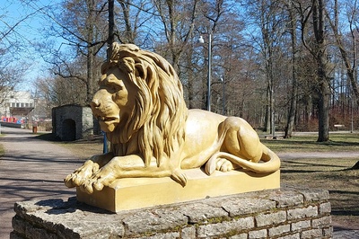 Lõviskulptuur Löwenruh pargis. rephoto