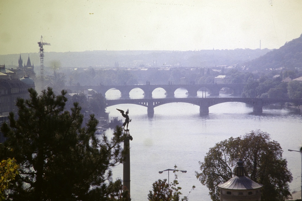 Opintomatka Novy Borin lasitehtaalle ja Prahaan‎ (1991–1992)