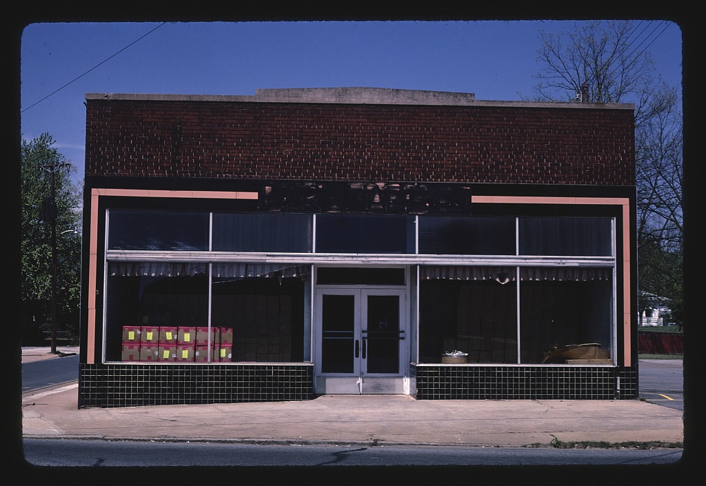 Earnhardt's storefront, Salisbury, North Carolina (LOC)