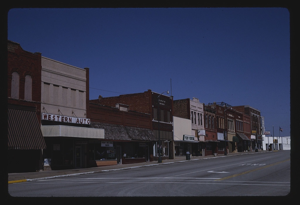 7th Street, Perry, Oklahoma (LOC)
