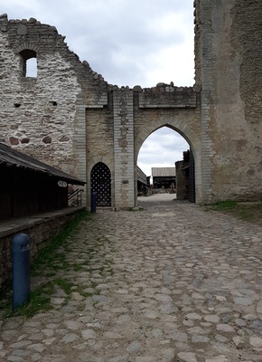 Rakvere, Rakvere linnusevaremed. Rakvere linnuse varemed vallikraaviga. Rakvere linnuse stereofotogramm-meetriline mõõdistamine. rephoto