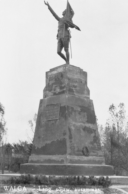 Vabadussõjas langenute mälestussammas Valgas