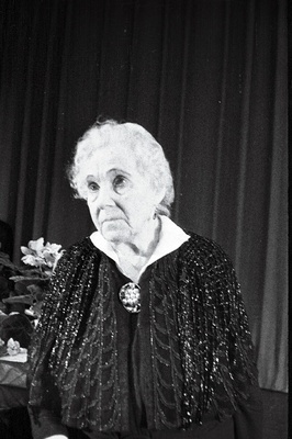 Näitleja Betty Kuuskemaa oma 85. juubelil.  duplicate photo