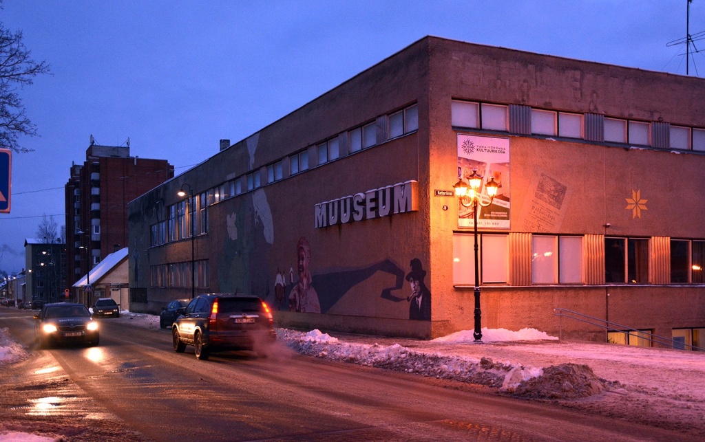 Foto. Võru vaade.  Riia tänav 16  asunud endine Krümmeri kasvatusasutuse hoone XX sajandi alul. rephoto