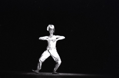 Teatri Vanemuine balletisolist Ülo Vilimaa.  similar photo