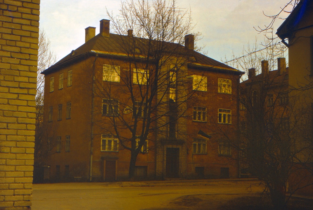 J. Kunderi tn 21 maja