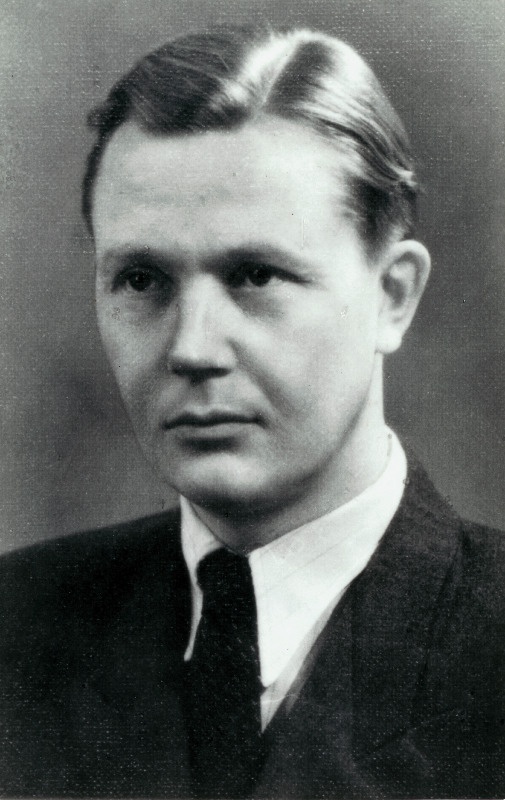 Arnold Iisak, Teises maailmasõjas 8. Eesti laskurkorpuses.
