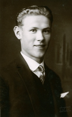 Läänemaa Kolovere (Koluvere) hoolekandekooli õpetaja Johannes Lindvers (Lindvere).  duplicate photo