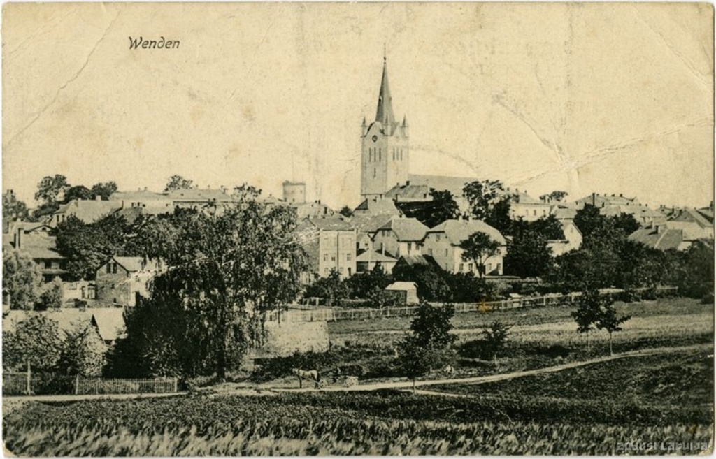 Atklātnes augšā kreisajā stūrī uzraksts: "Wenden"