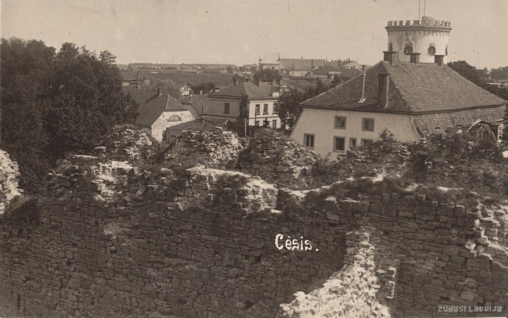 Otrajā pusē zīmogs- Andersona fotogr. Cēsīs. Fotogrāfs P.Paukšēns.
