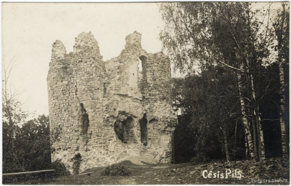 Cēsis. Pilsdrupas