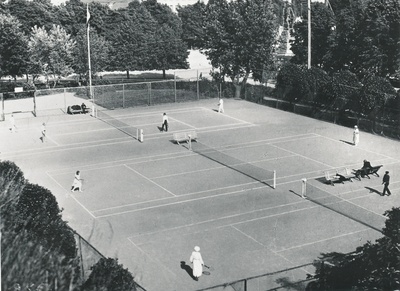 Tenniseväljak Tallinnas  duplicate photo