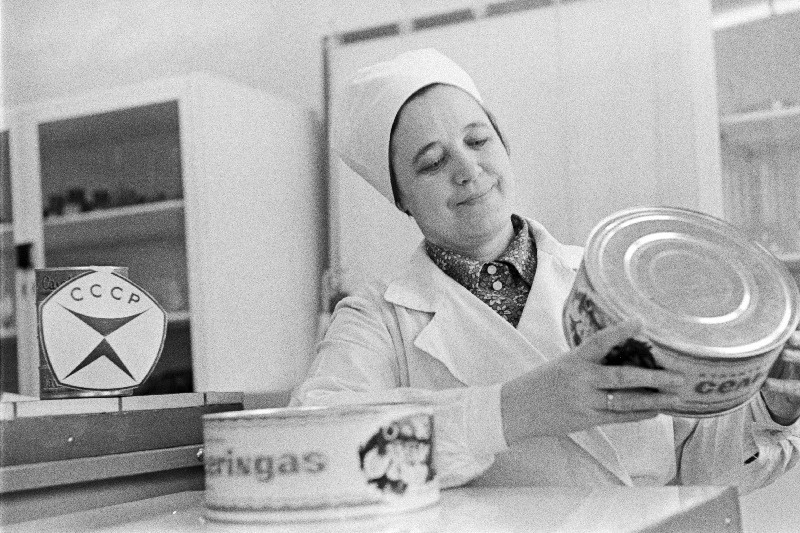 Pärnu Kalakombinaadi insener – tehnoloog Jelena Pärna.