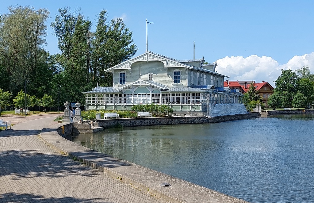 Gapsal : Kurgauzъ = Hapsal : Kurhaus rephoto