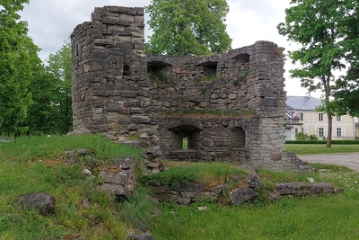 Padise kloostri varemed: kahuritorn rephoto